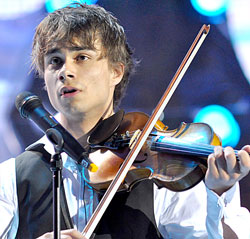 Александр Рыбак на Славянском базаре в Витебске - 2009. Фото Игоря Супроненка.