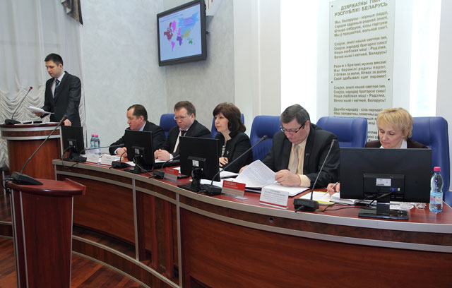 На совместном заседании горисполкома и президиума городского Совета депутатов были подведены итоги выполнения основных прогнозных показателей социально-экономического развития г.Новополоцка, исполнения бюджета города в 2012 году и задачах на 2013 год