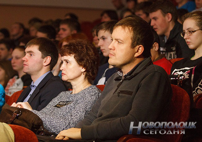 Неравнодушие &ndash; путь к надежному обществу &ndash; под таким девизом 20 декабря в Центре культуры г.Новополоцка прошло IV городское народное собрание, направленное на усиление профилактической работы по предупреждению пьянства, алкоголизма и наркомании. Фото Татьяны Русакович